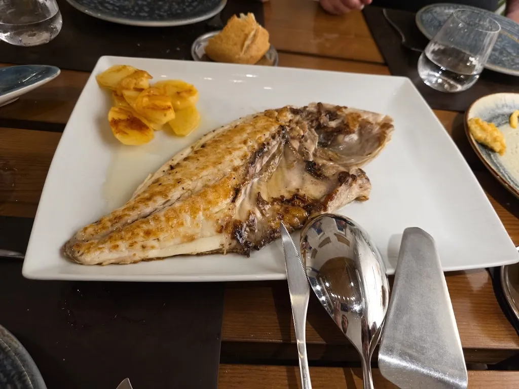 Xavier Quinn_El Bálamu_Llanes_review