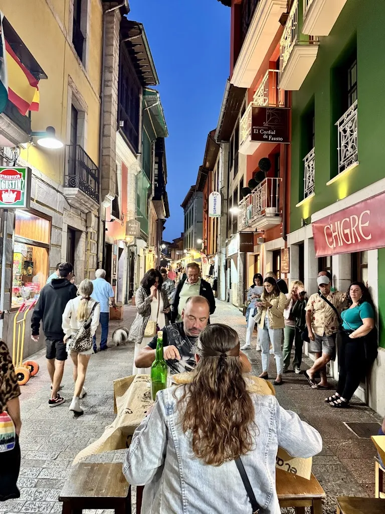 Carole Harding_Chigre El Antoju Sidrería_Llanes_review