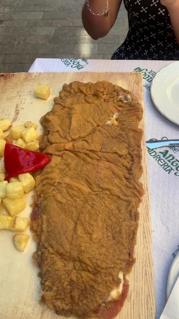 Chigre El Antoju Sidrería_Llanes_slider_image_2