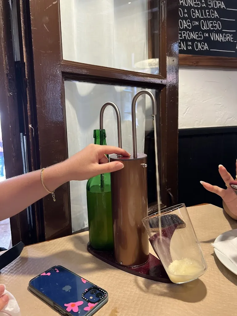 Arthur Zhao_Sidreria La Casona_Llanes_review