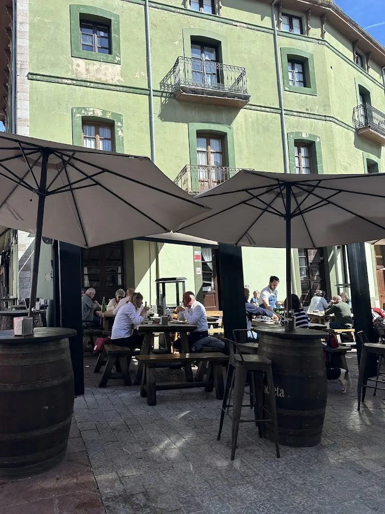 Sidreria La Casona restaurant in Llanes