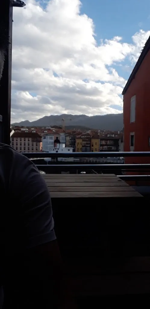 Richard Fox_La bodega del buzu_Llanes_review