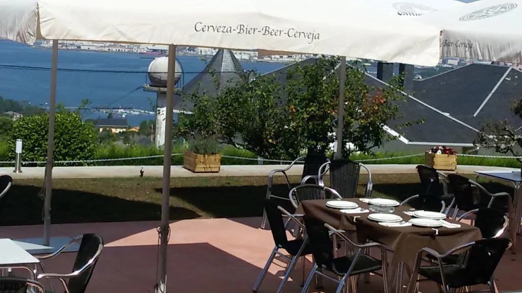 MESON LA POMBA Restaurant in Fene