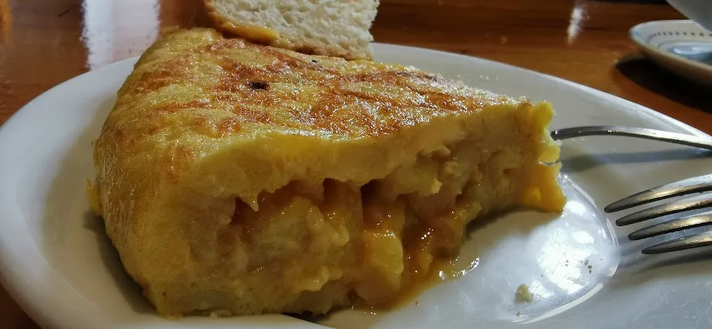 Frozti Lovegrove_BAR LA CORTINA_Peñamellera Baja_review