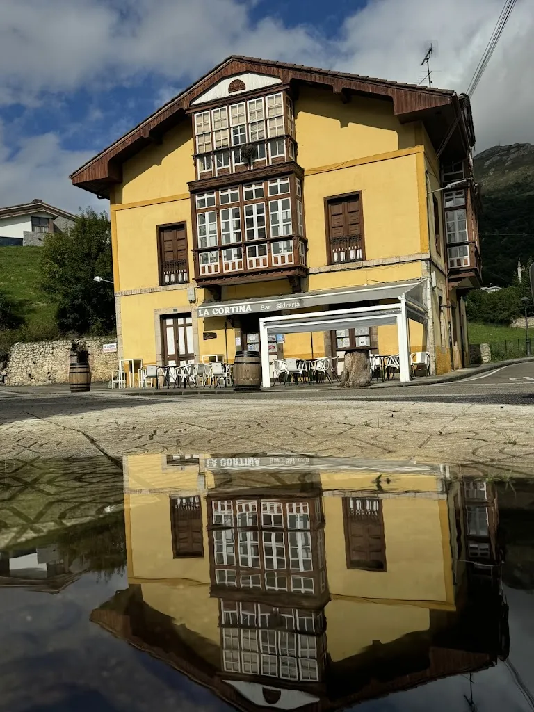 BAR LA CORTINA_Peñamellera Baja_slider_image_3