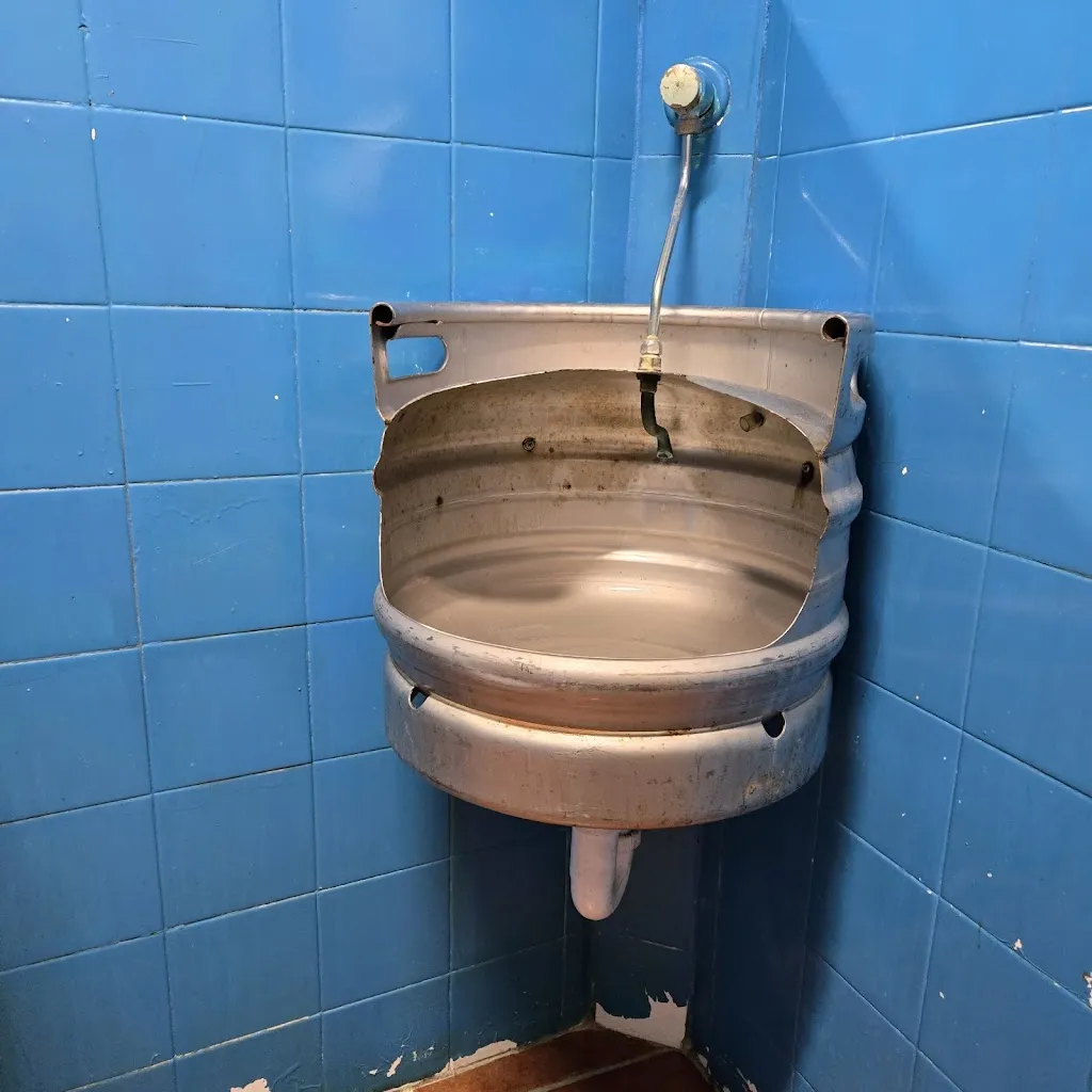 Brian 4Websites_Bar La Fábula._Peñamellera Baja_review