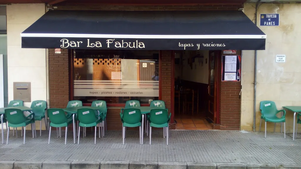 Bar La Fábula. restaurant in Peñamellera Baja