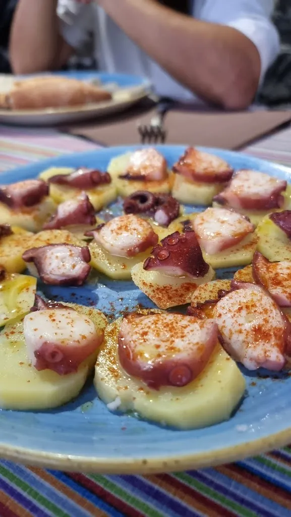 Kayvan Richter_RESTAURANTE COVADONGA CAFETERÍA._Peñamellera Baja_review