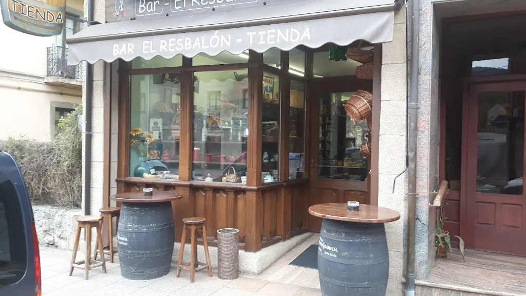 Bar - El Resbalón - Tienda._Peñamellera Baja_slider_image_1