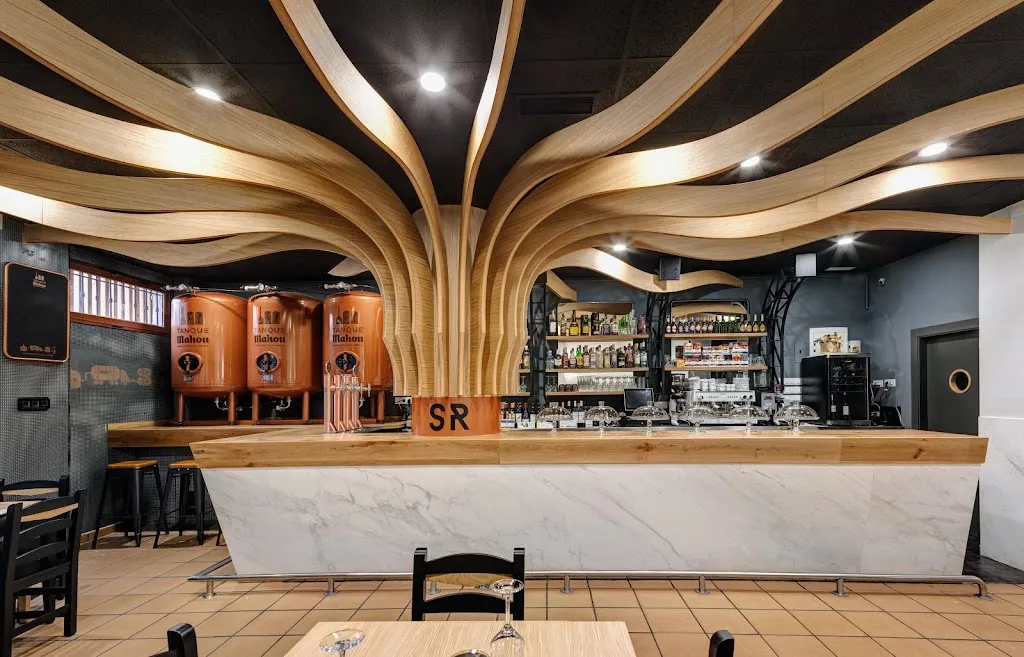 Gastrobar La Sierra restaurant in Llanera