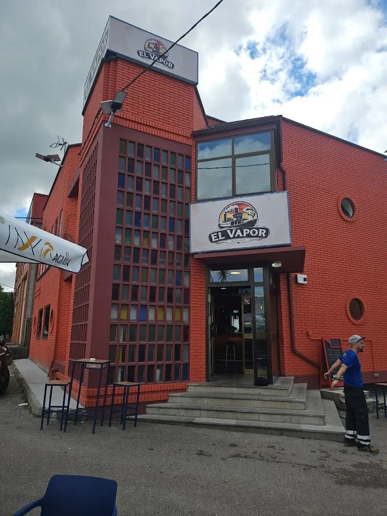 El Vapor restaurant in Llanera