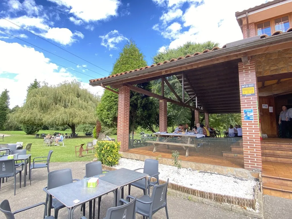 Asador Los Manjares restaurant in Llanera