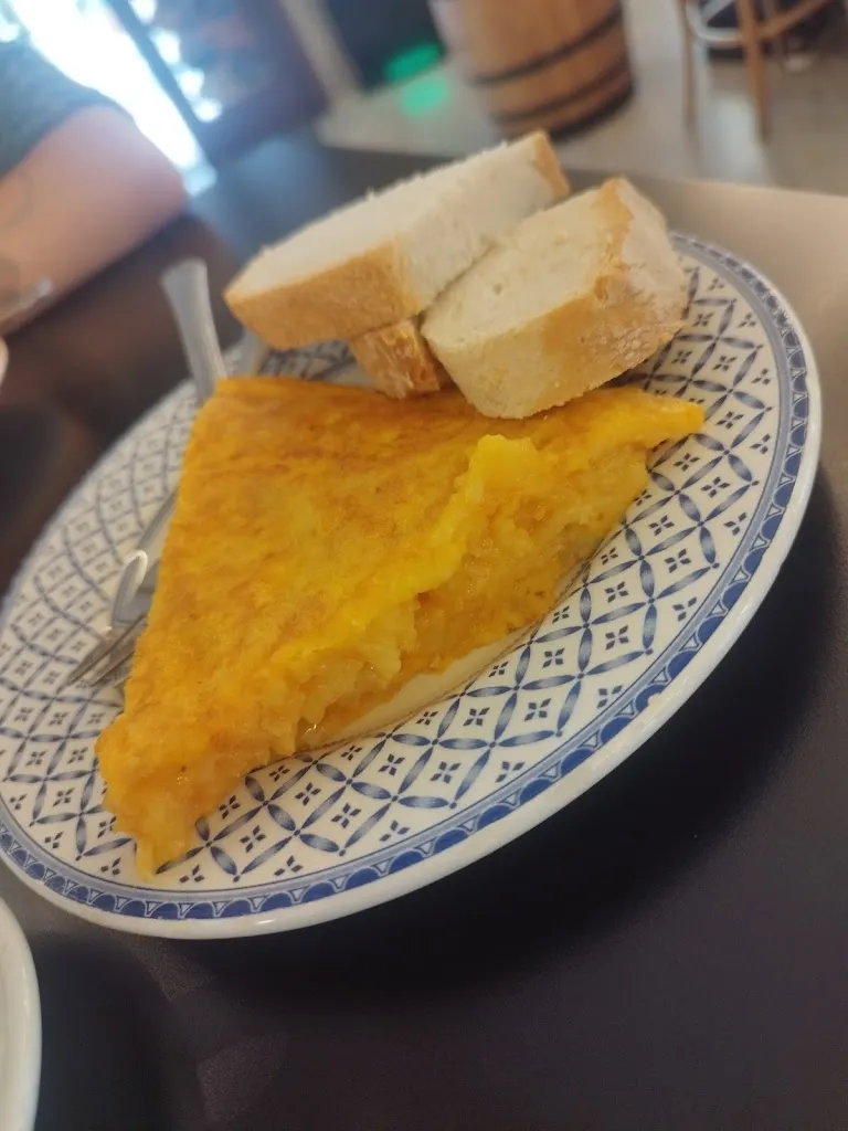 Marta Taladrid Fernández_A Taberna de Pancho_As Pontes de García Rodríguez_recensione