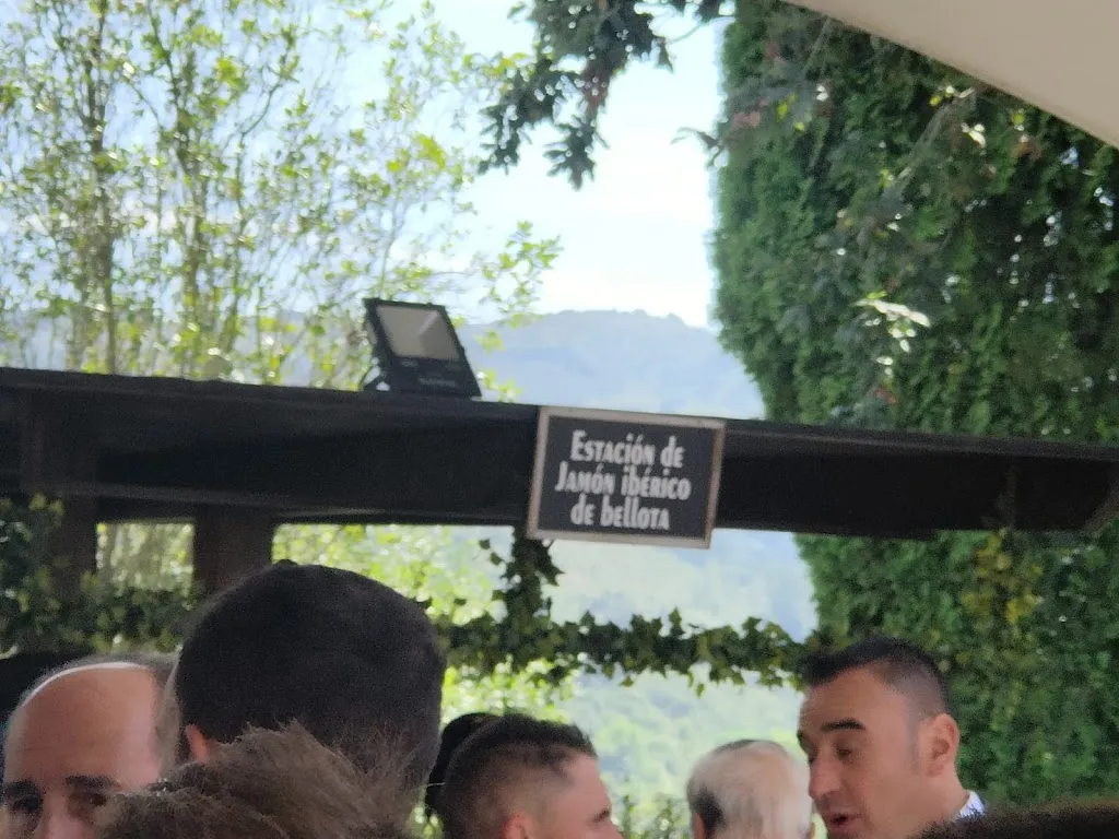 juli moli_Castle restaurant San Cucao_Llanera_review