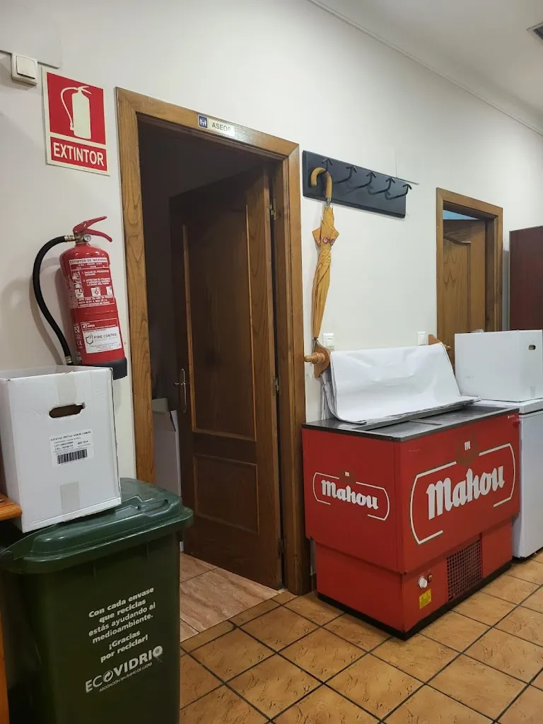 manuel roncovarela_Cafeteria Restaurante Dallas_Llanera_review