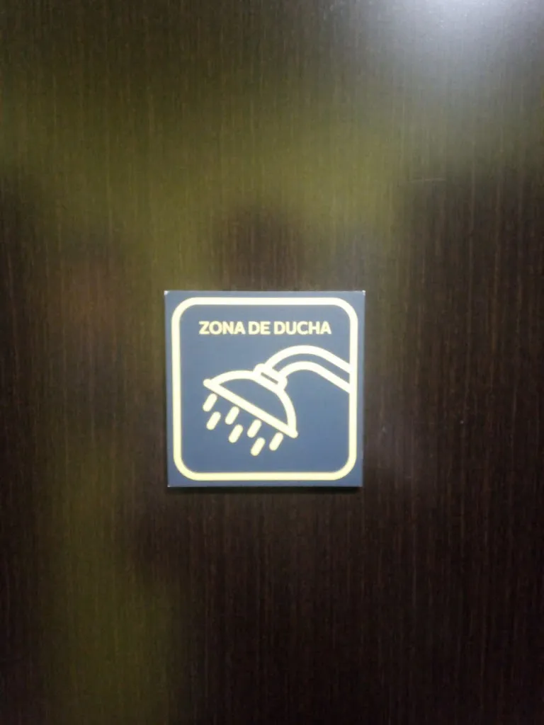 Francisco Martín_Cafestore Tienda Pruvia_Llanera_recensione