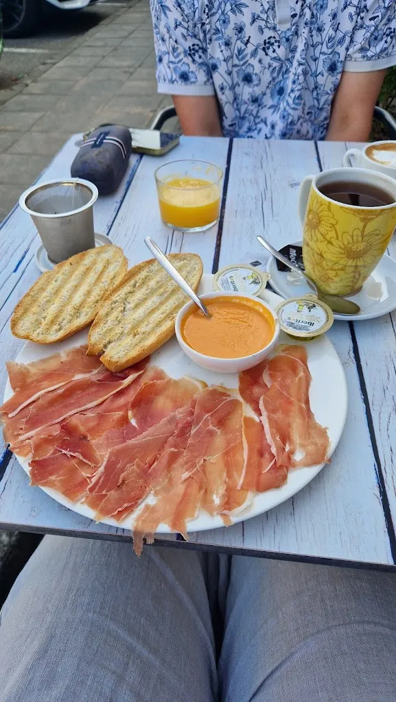 Joanna Szymańska_Hotel Torrepalacio / Restaurante Traslavilla_Proaza_review