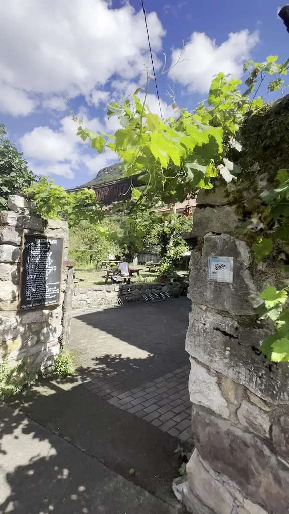 John Valdivia_La casa'l cura_Proaza_review