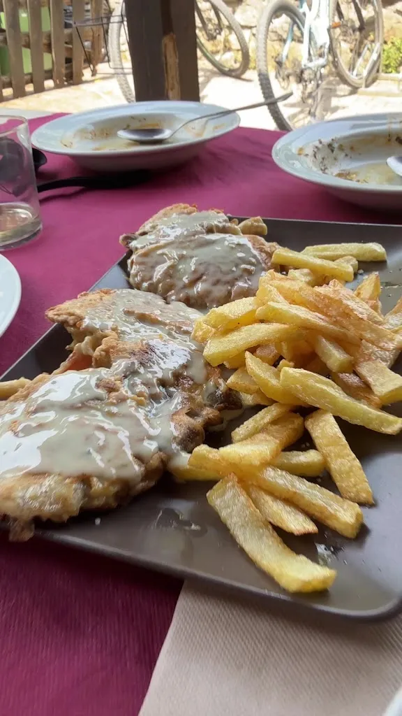 La casa'l cura restaurant in Proaza