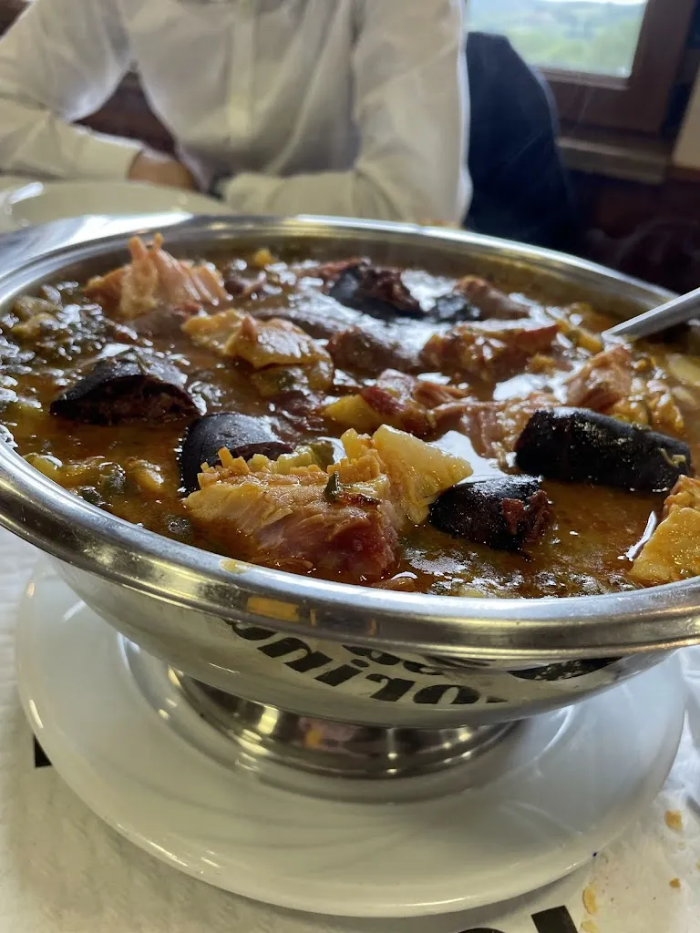 Víctor Sánchez_Casa Florinda_Regueras Las_avis