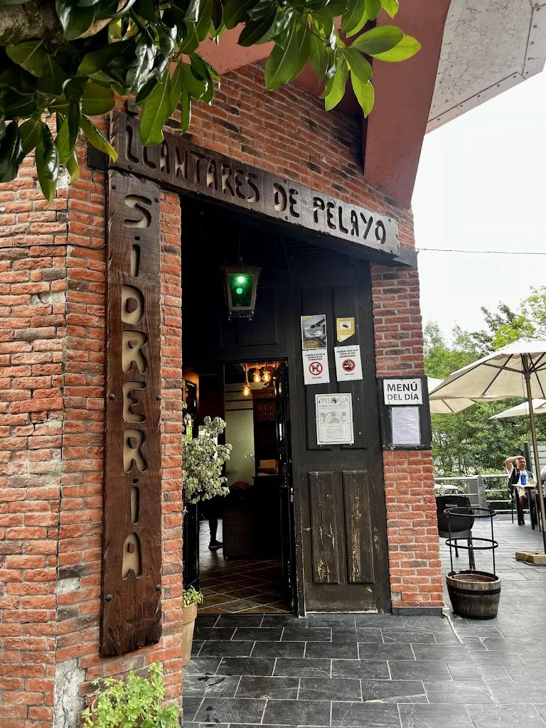 Llantares de Pelayo piloña restaurant in Piloña