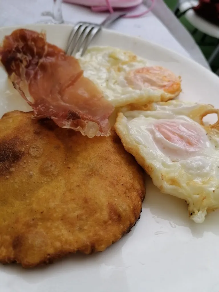 Lucas Viani_Casa Marta_Piloña_review