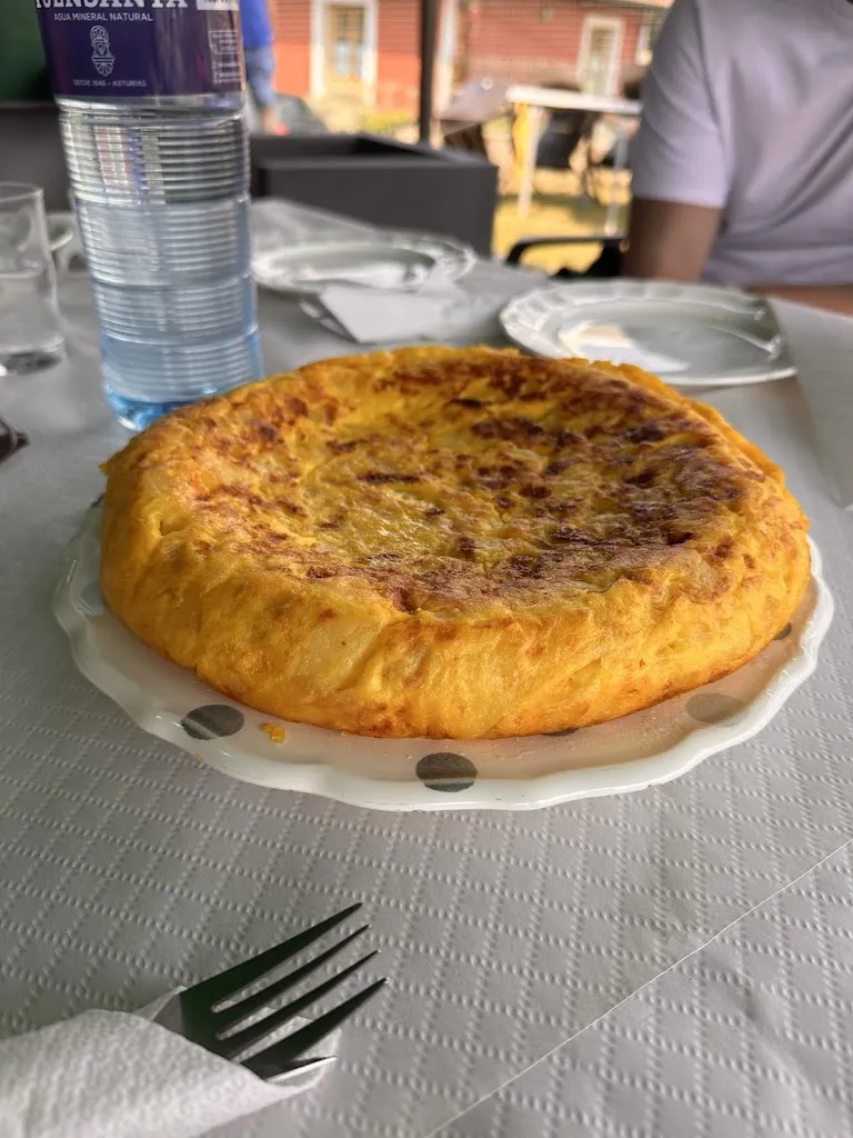 Mabel Lorenzo_Chigre El Areñal_Piloña_review