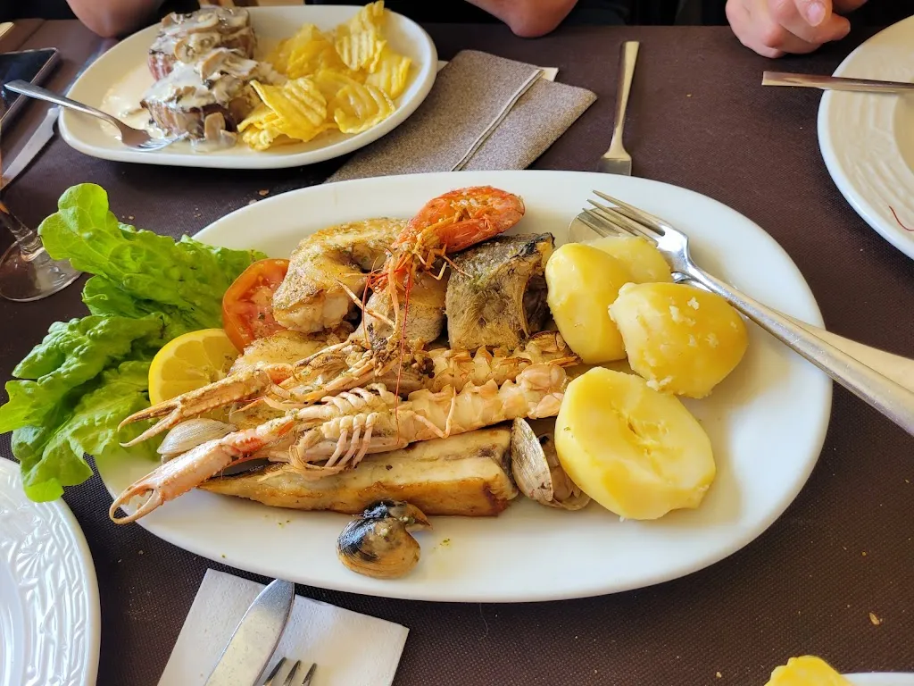 Restaurante Mundial_Fene_slider_image_3