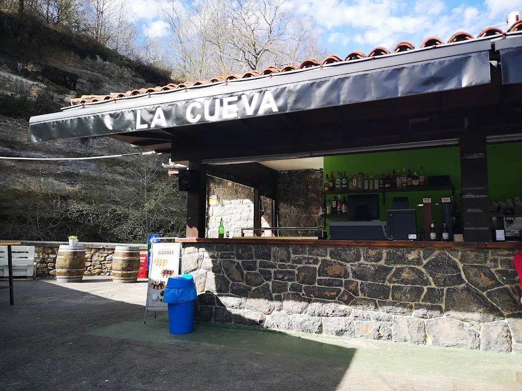 Jorge Palacio Morán_Chiringuito La Cueva_Piloña_review