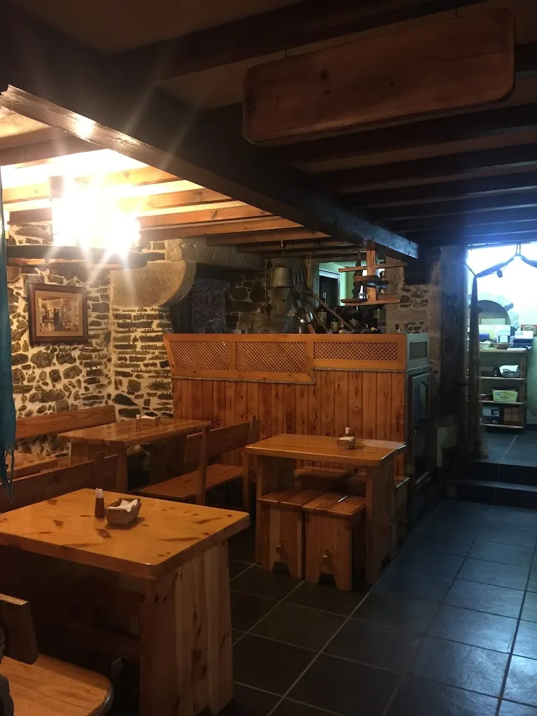Mesón Do Cazador restaurant in Fene