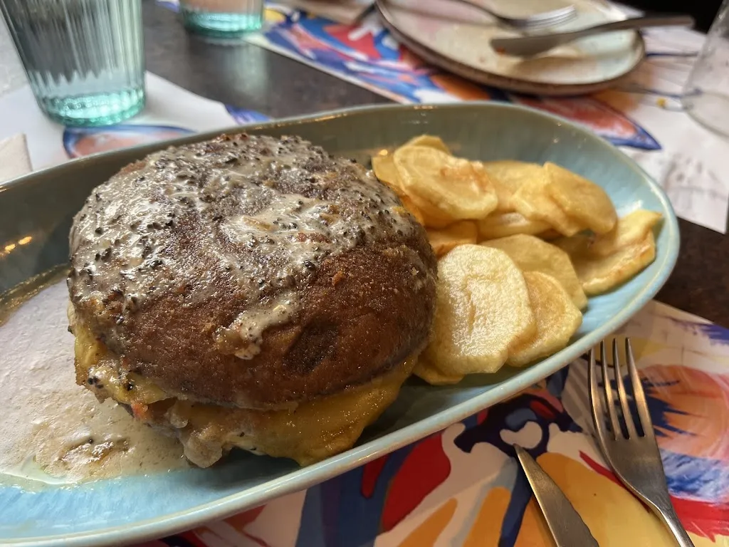 Laura Martínez alonso_Casa Vila_Pravia_review