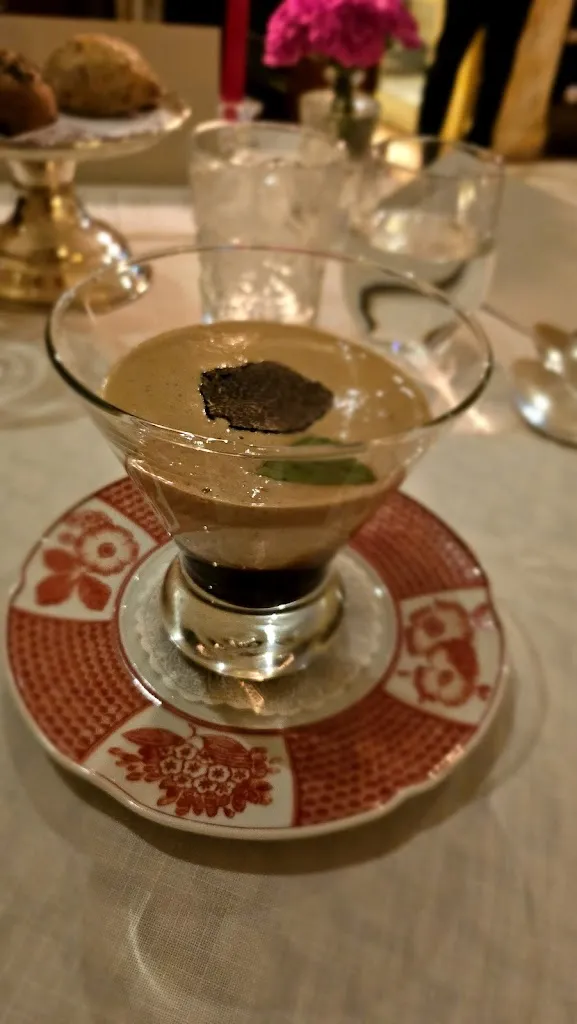 heath england_El Jardín de Orfila by Mario Sandoval_Salas_review