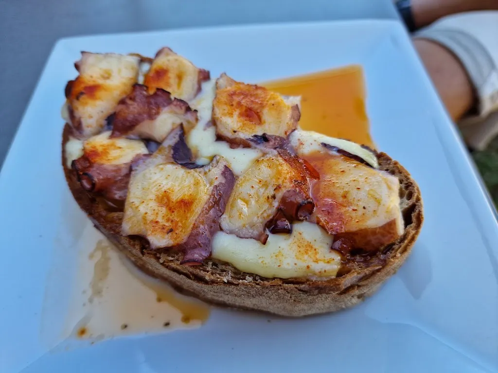 Mesón O'Fumazo_Fene_slider_image_1