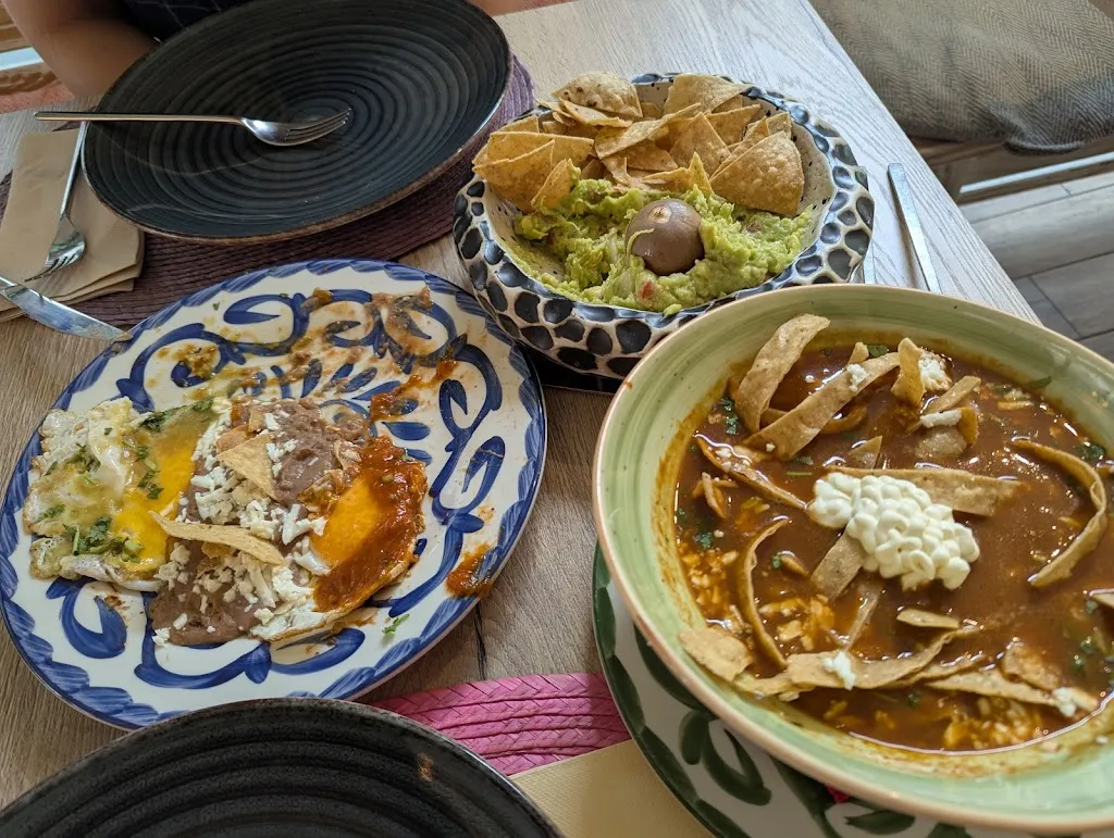 Xavier Kouoi_El Chibiski Oviedo_Oviedo_review