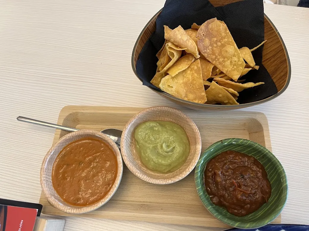 Pragna Jui Chakma_El Chibiski Oviedo_Oviedo_review