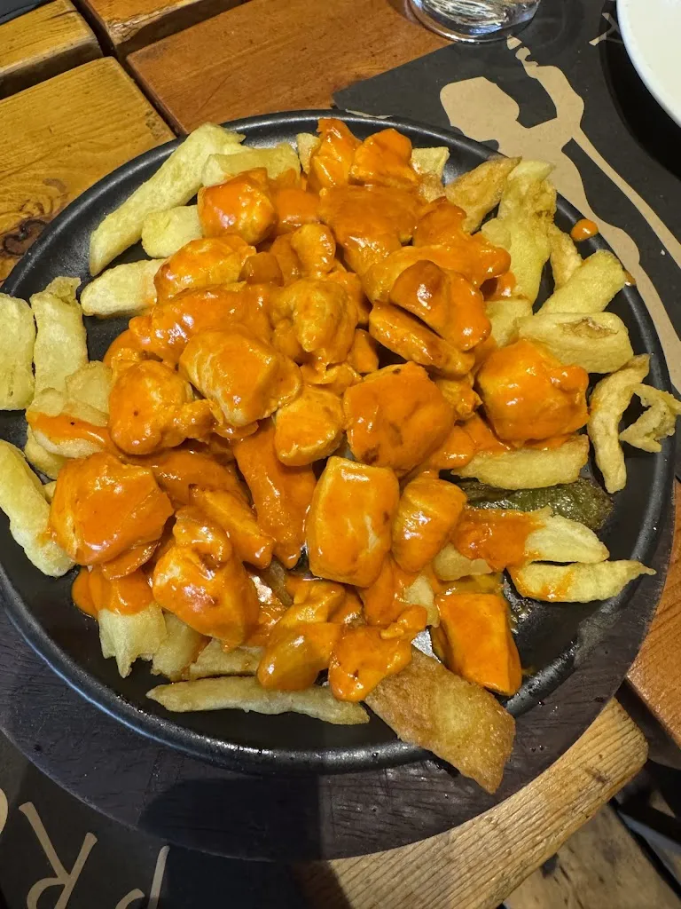 Nicole Ferguson_Sidrería Tierra Astur Parrilla_Oviedo_recensione