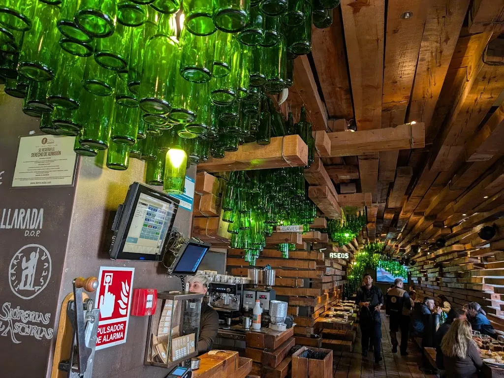 DANNY LIN_Sidrería Tierra Astur Parrilla_Oviedo_recensione