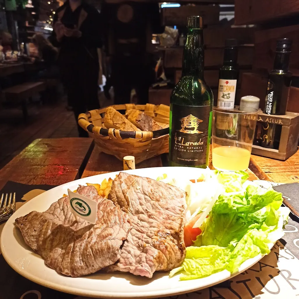 Tatiana Basenko_Sidrería Tierra Astur Parrilla_Oviedo_recensione