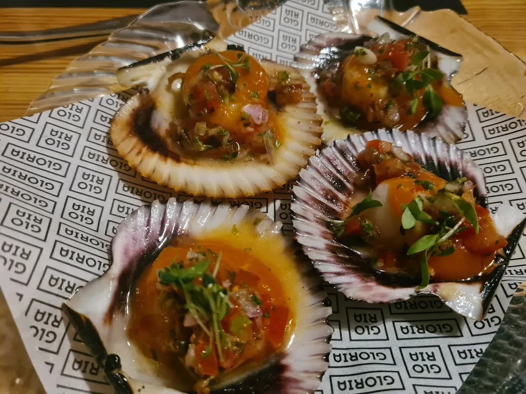 Yunjung Jang_Gloria - Esther y Nacho Manzano_Oviedo_review