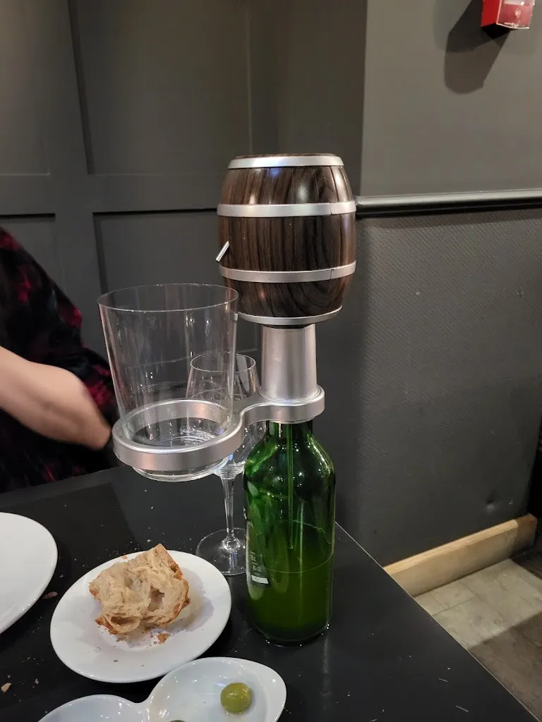 filippo costa_Gloria - Esther y Nacho Manzano_Oviedo_review