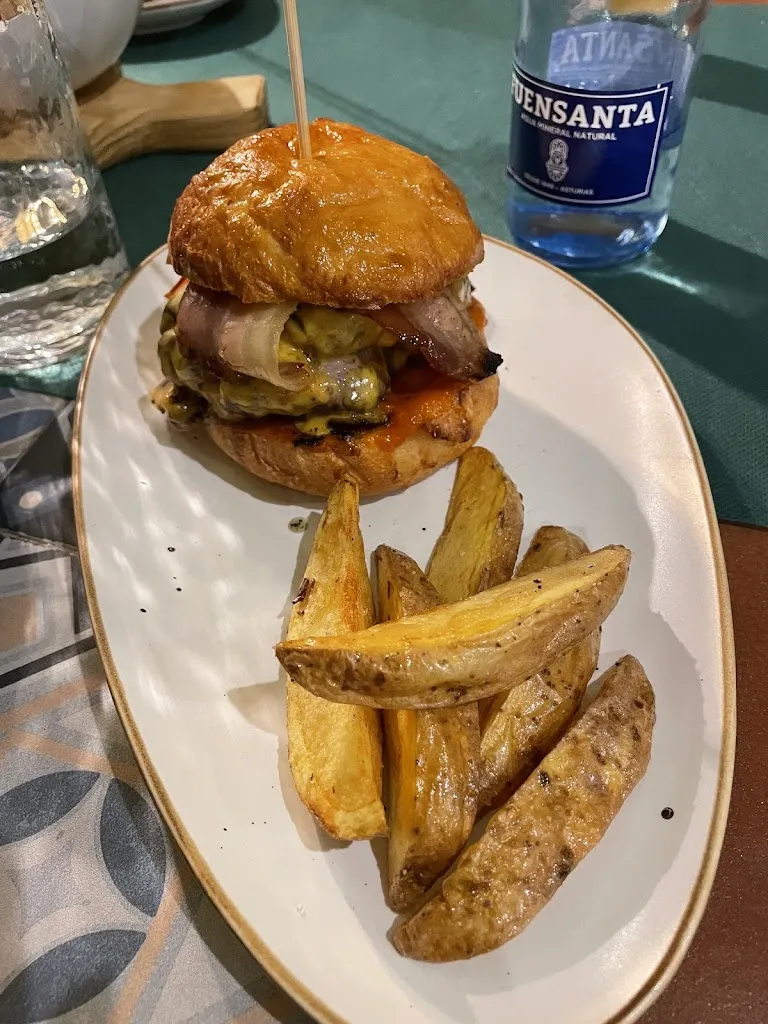 Quỳnh Đinh_El bucanero_Oviedo_review