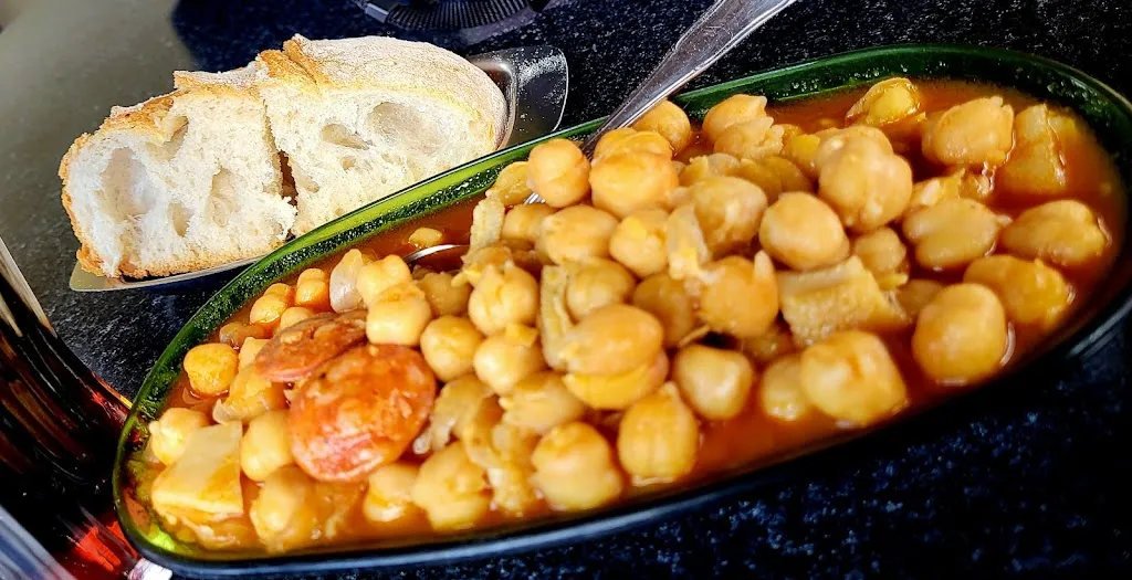 María L. García_CASA BUELA_Dodro_review