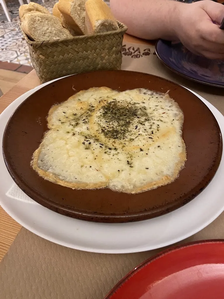 Alba Castillo Centeno_Maruzzela Trattoría Pizzería - Restaurante Italiano_San Martín del Rey Aurelio_review