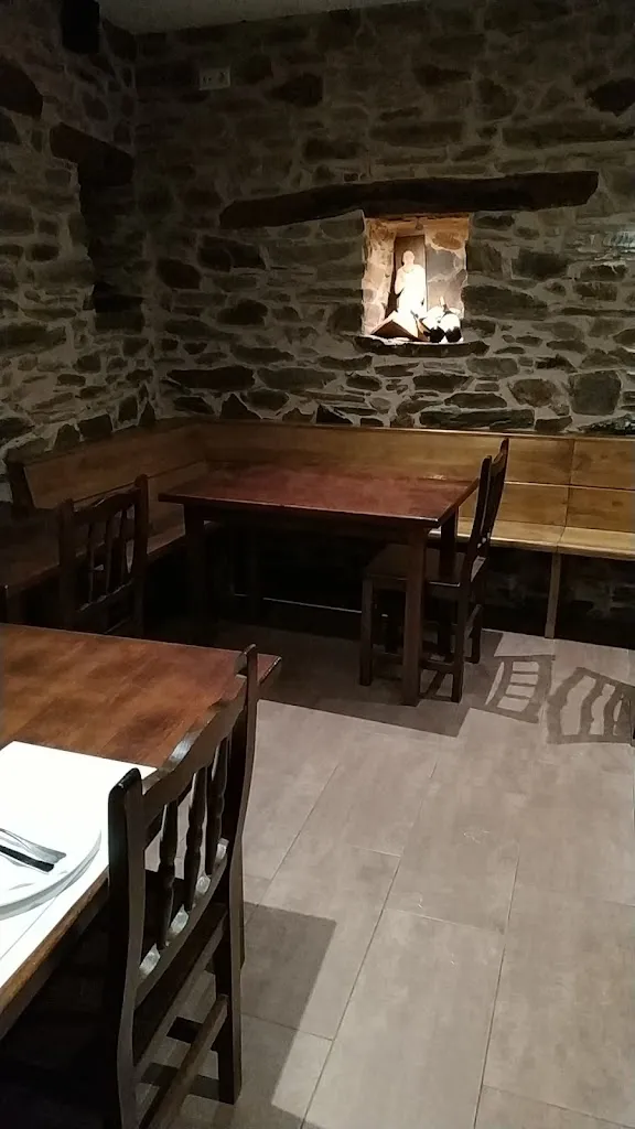 Adrian Fondón_L'Auga_San Martín de Oscos_review