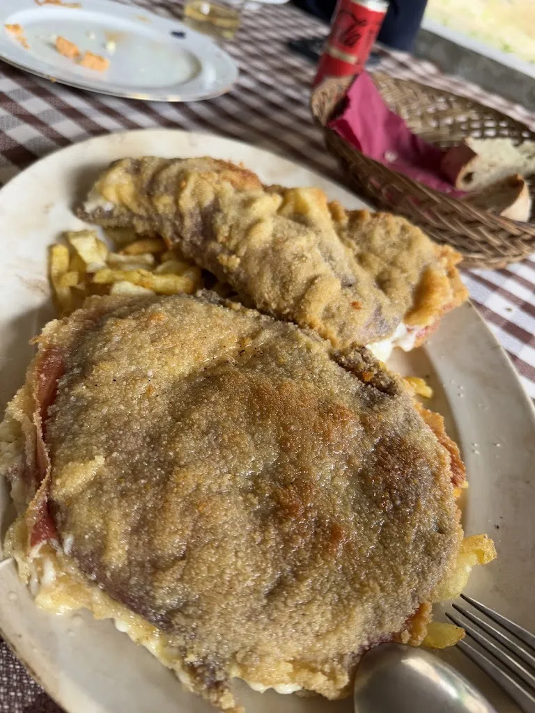 Elisabeth Gonzalez_Meson Taberna La Cerca_San Martín de Oscos_review