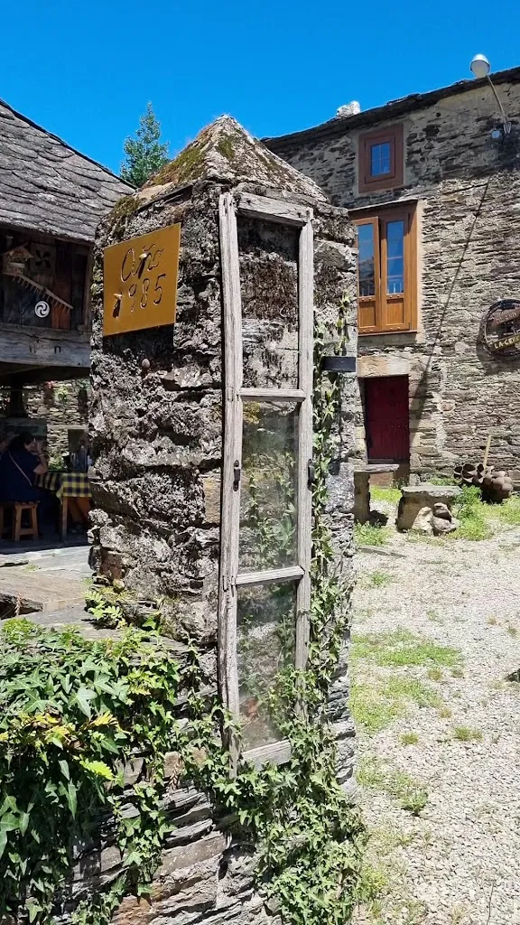 Meson Taberna La Cerca_San Martín de Oscos_slider_image_2