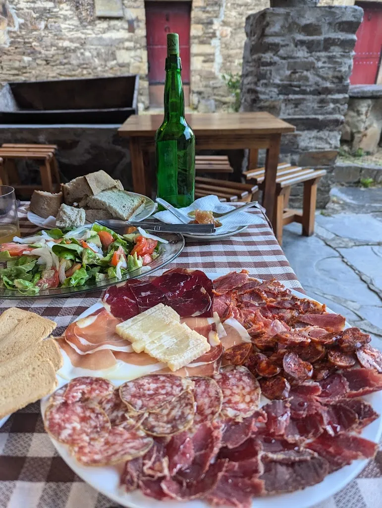 Meson Taberna La Cerca_San Martín de Oscos_slider_image_3