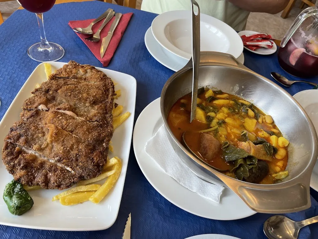 Van Gatzen_Bar Restaurante Casa Diego_San Martín de Oscos_avis