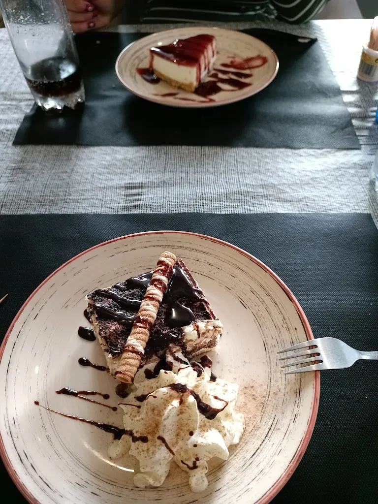 Alejandro Rodriguez Riveiro_Xuncos Cafe Bar Restaurante_Dodro_review