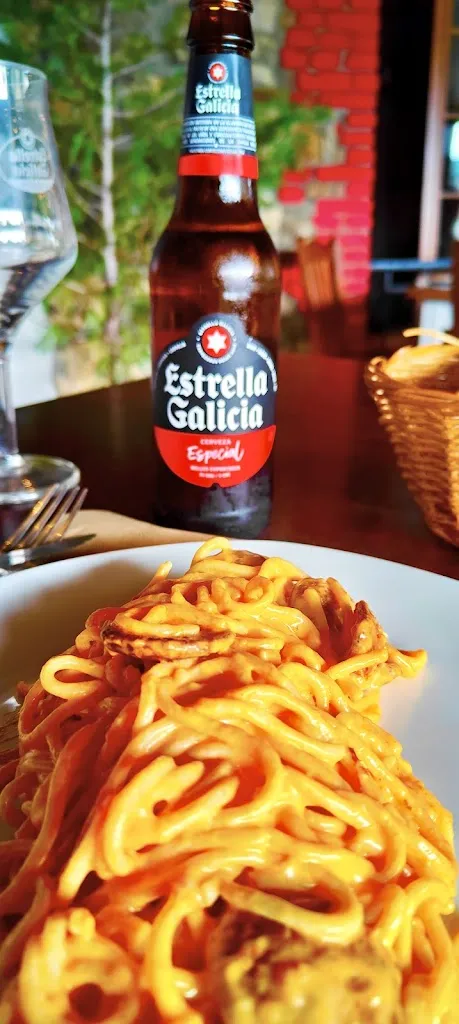 Israel Martínez Alfaro_Bar La Casuca_Sariego_review